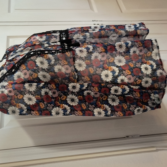 Lauren Conrad Sheer Floral Tunic - Picture 3 of 6